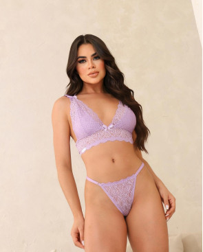 Conjunto de Lingerie sem Bojo em Renda com Short - Lilás