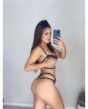 Conjunto de Lingerie com Seios Abertos e Detalhes em Laços Conjunto de Lingerie com Seios Abertos e Detalhes em Laços