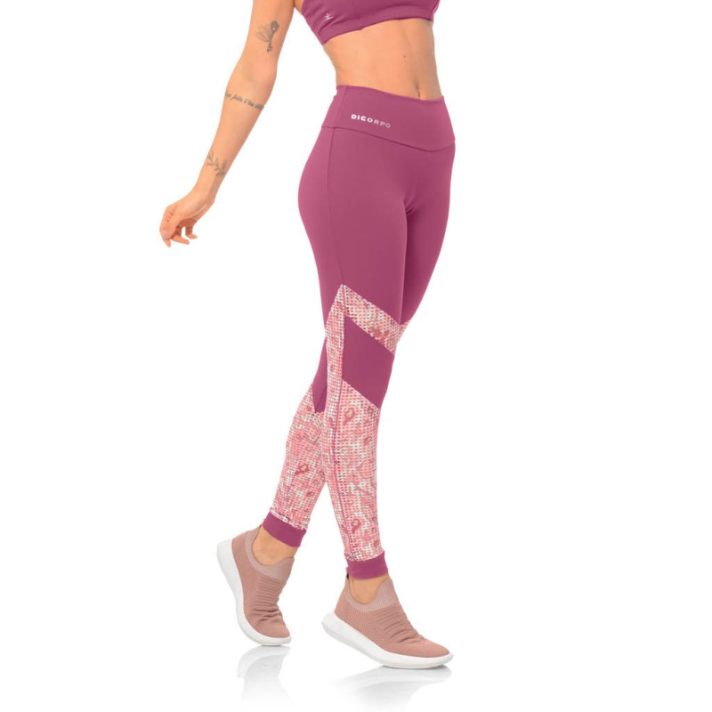 Legging Recortada com Elástico Embutido no Cós Duplo Legging Recortada com Elástico Embutido no Cós Duplo