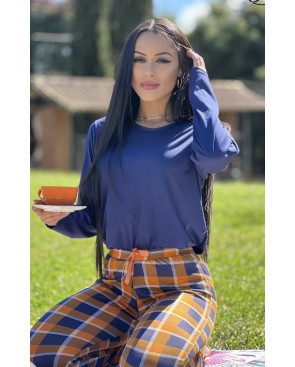 Pijama Feminino com Manga Longa e Calça Reta Estampada de Xadrez